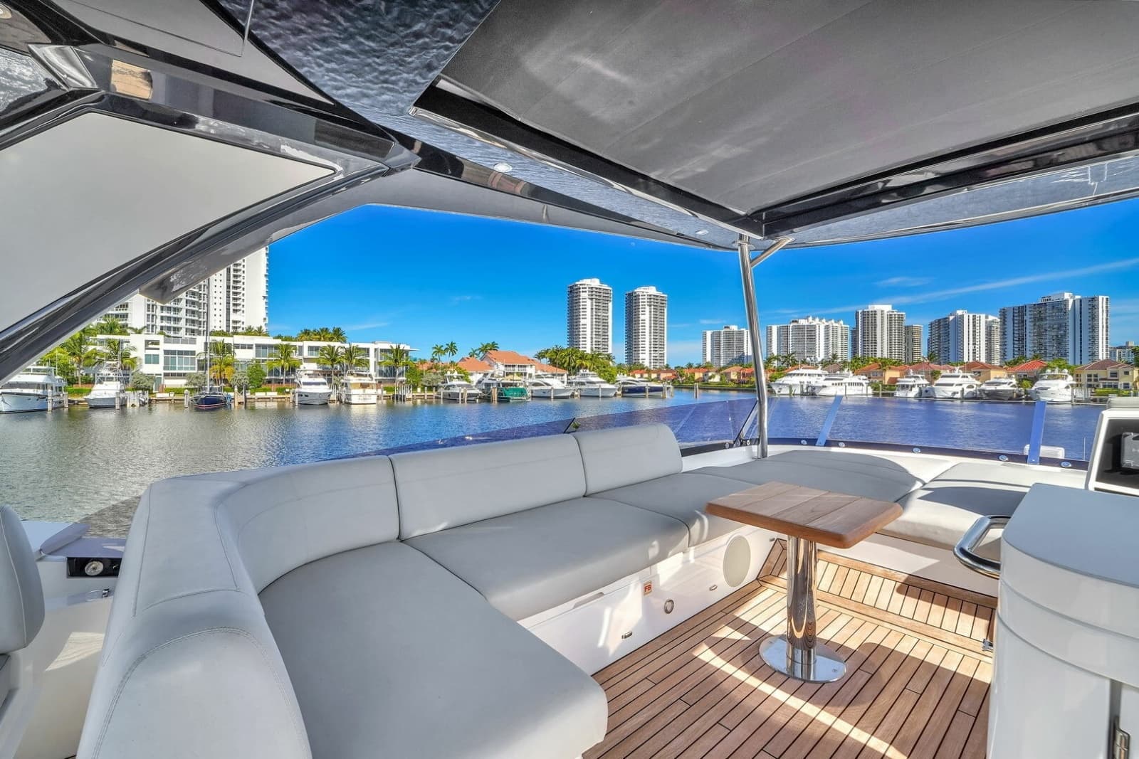 2023 Sunseeker Manhattan 68 - Photo 23