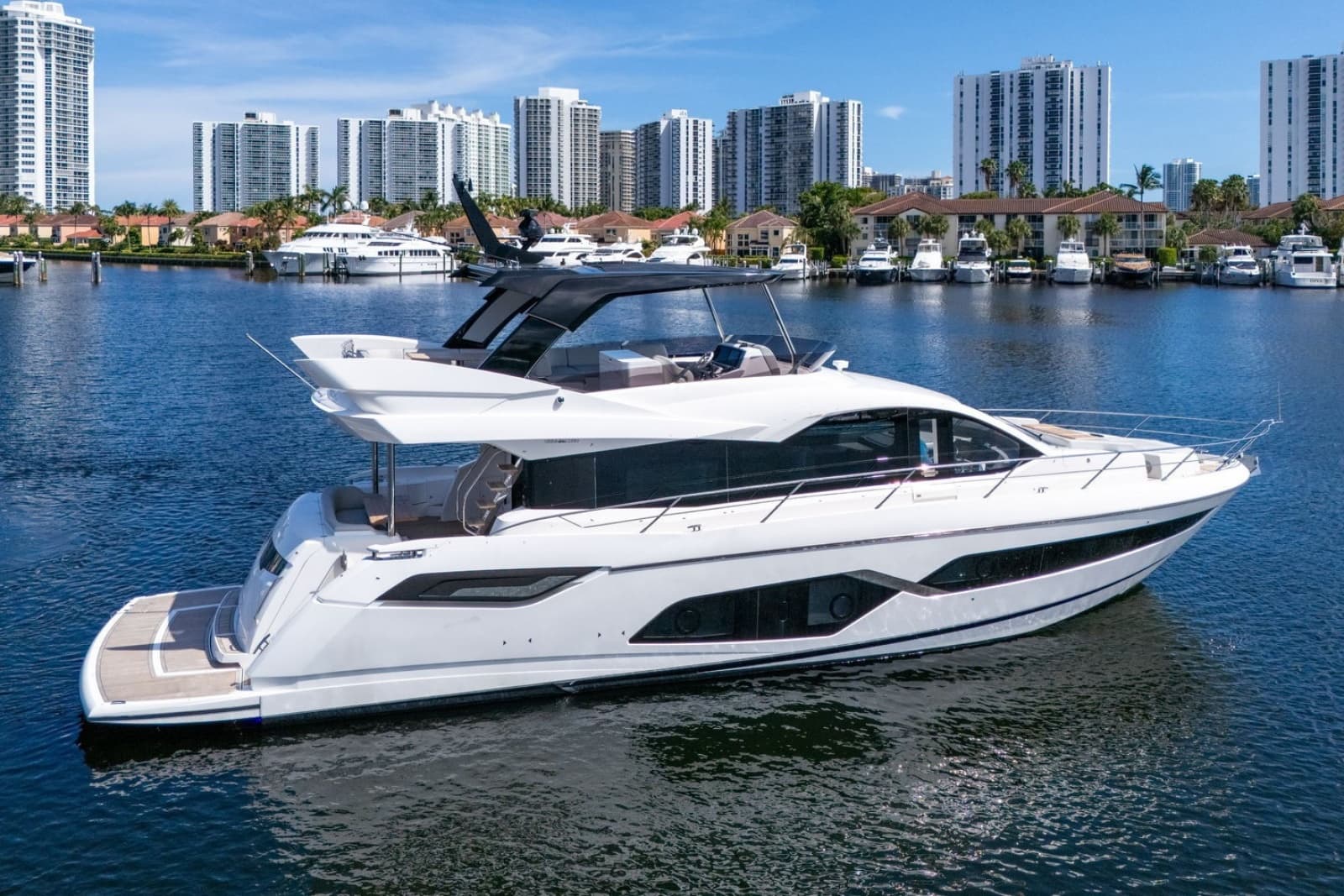 2023 Sunseeker Manhattan 68 - Photo 1