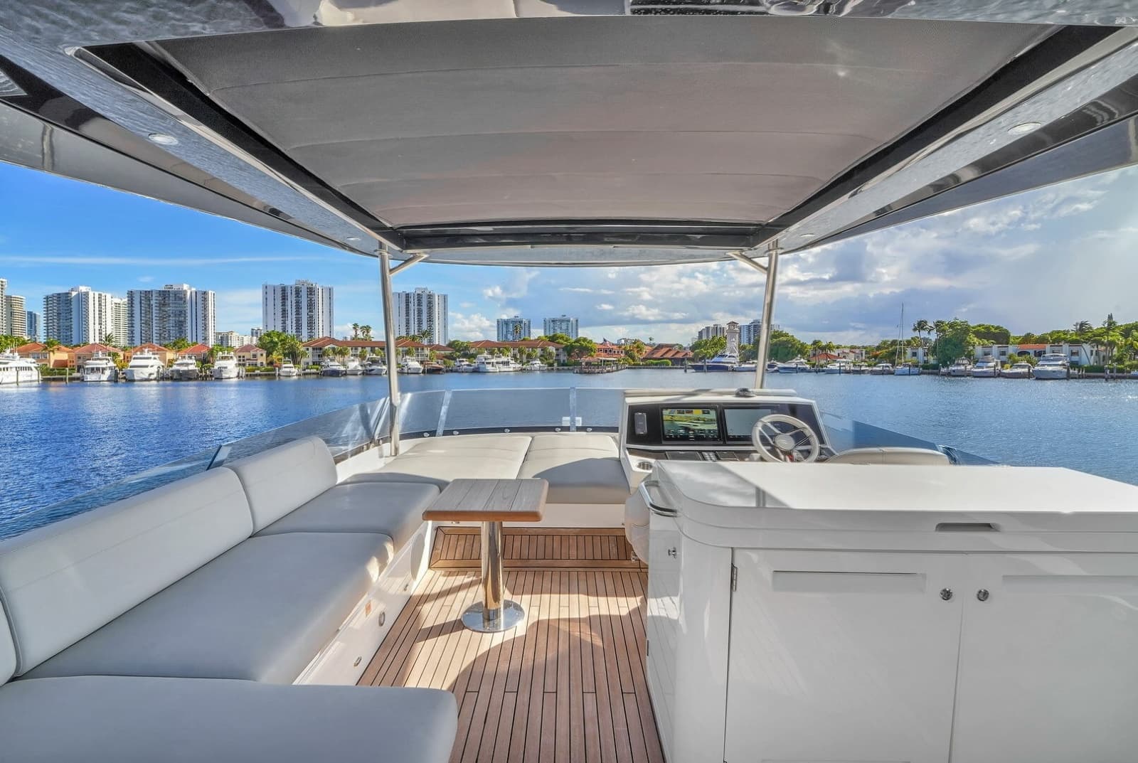 2023 Sunseeker Manhattan 68 - Photo 24
