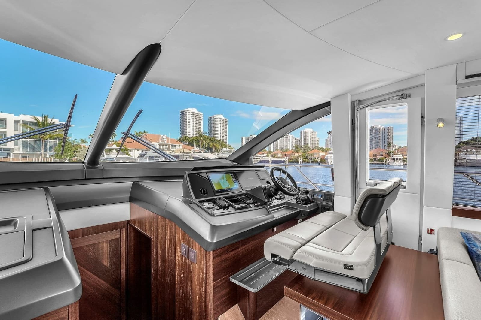 2023 Sunseeker Manhattan 68 - Photo 58