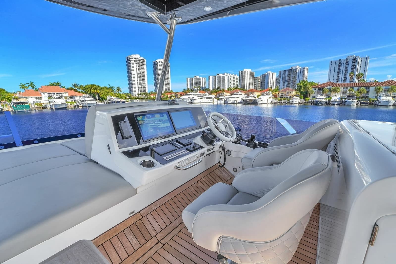 2023 Sunseeker Manhattan 68 - Photo 30