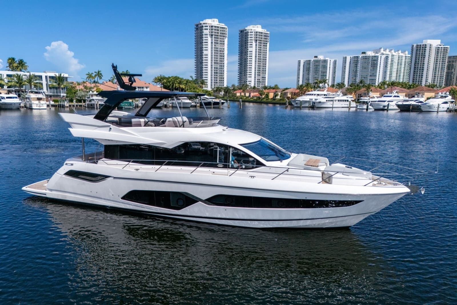 2023 Sunseeker Manhattan 68 - Photo 3