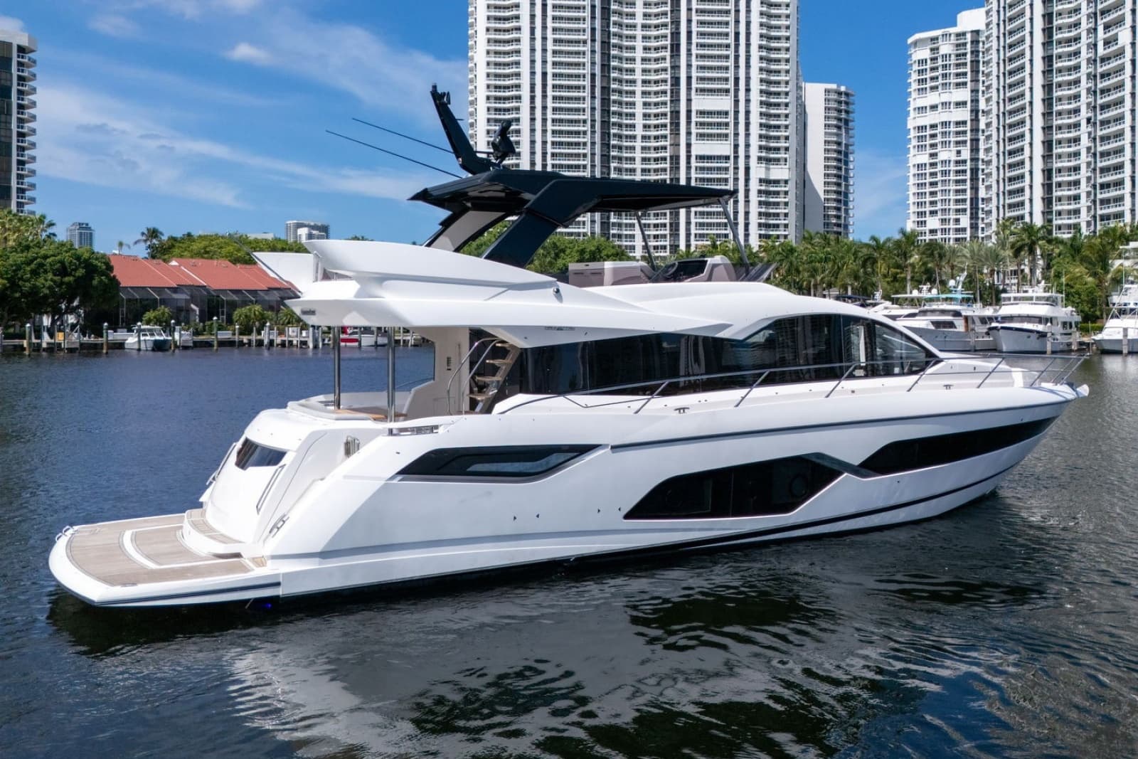 2023 Sunseeker Manhattan 68 - Photo 2
