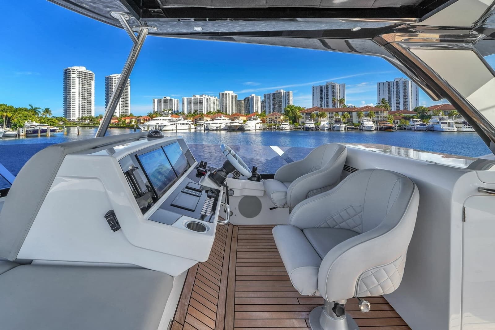 2023 Sunseeker Manhattan 68 - Photo 31
