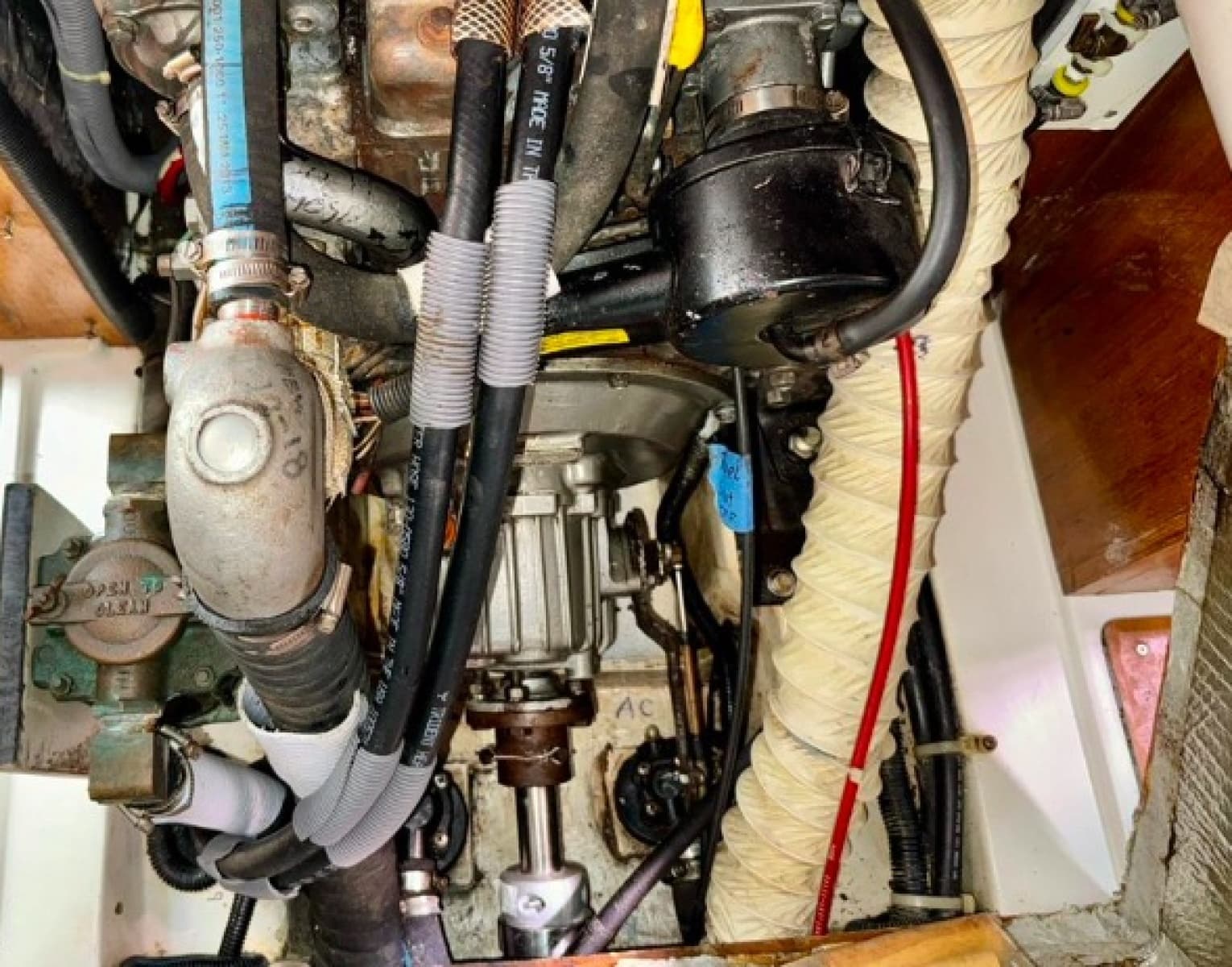 2002 Catalina 387 - Photo 22