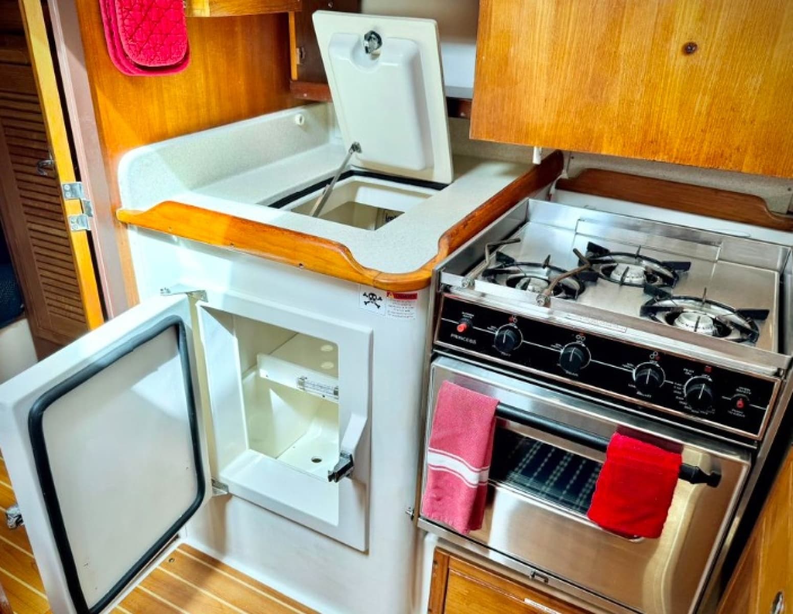 2002 Catalina 387 - Photo 16