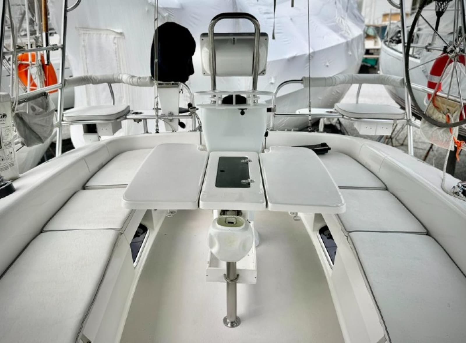 2002 Catalina 387 - Photo 8