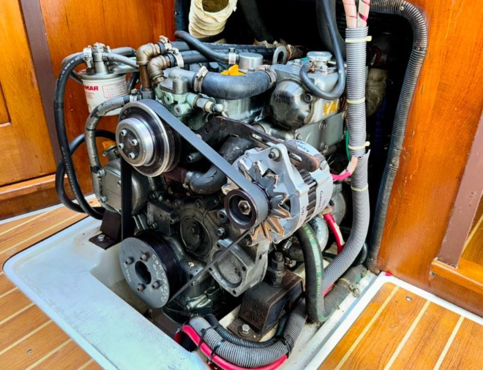 2002 Catalina 387 - Photo 21