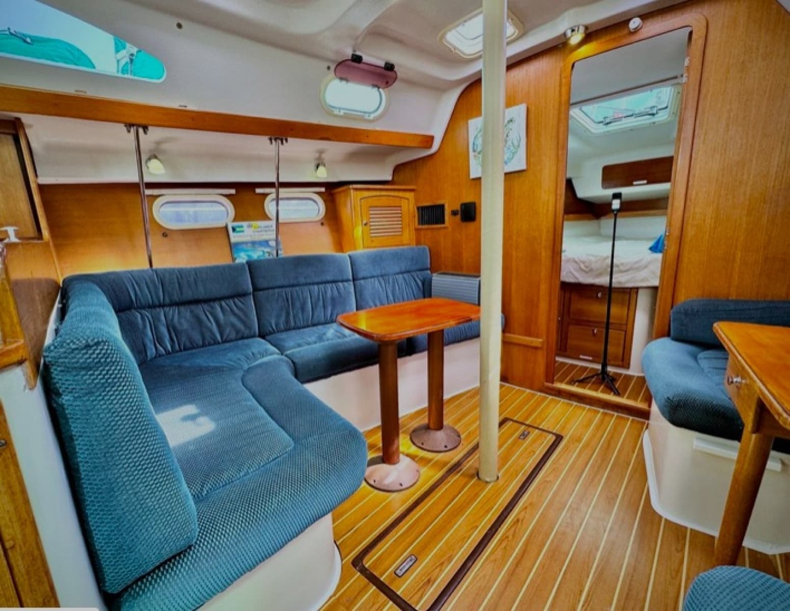 2004 Catalina 387 - Photo 13