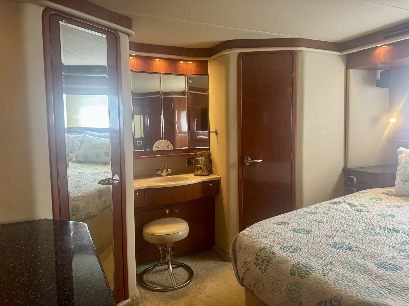 2003 Sea Ray 480 Motor Yacht - Photo 43