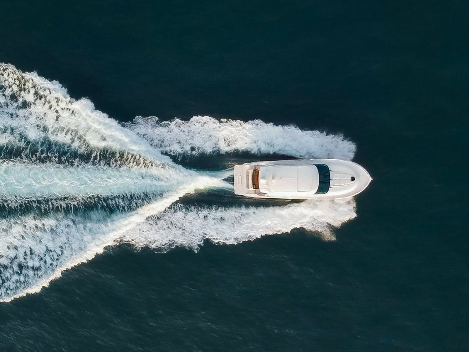 2017 Tiara Yachts C53 Coupe - Photo 39