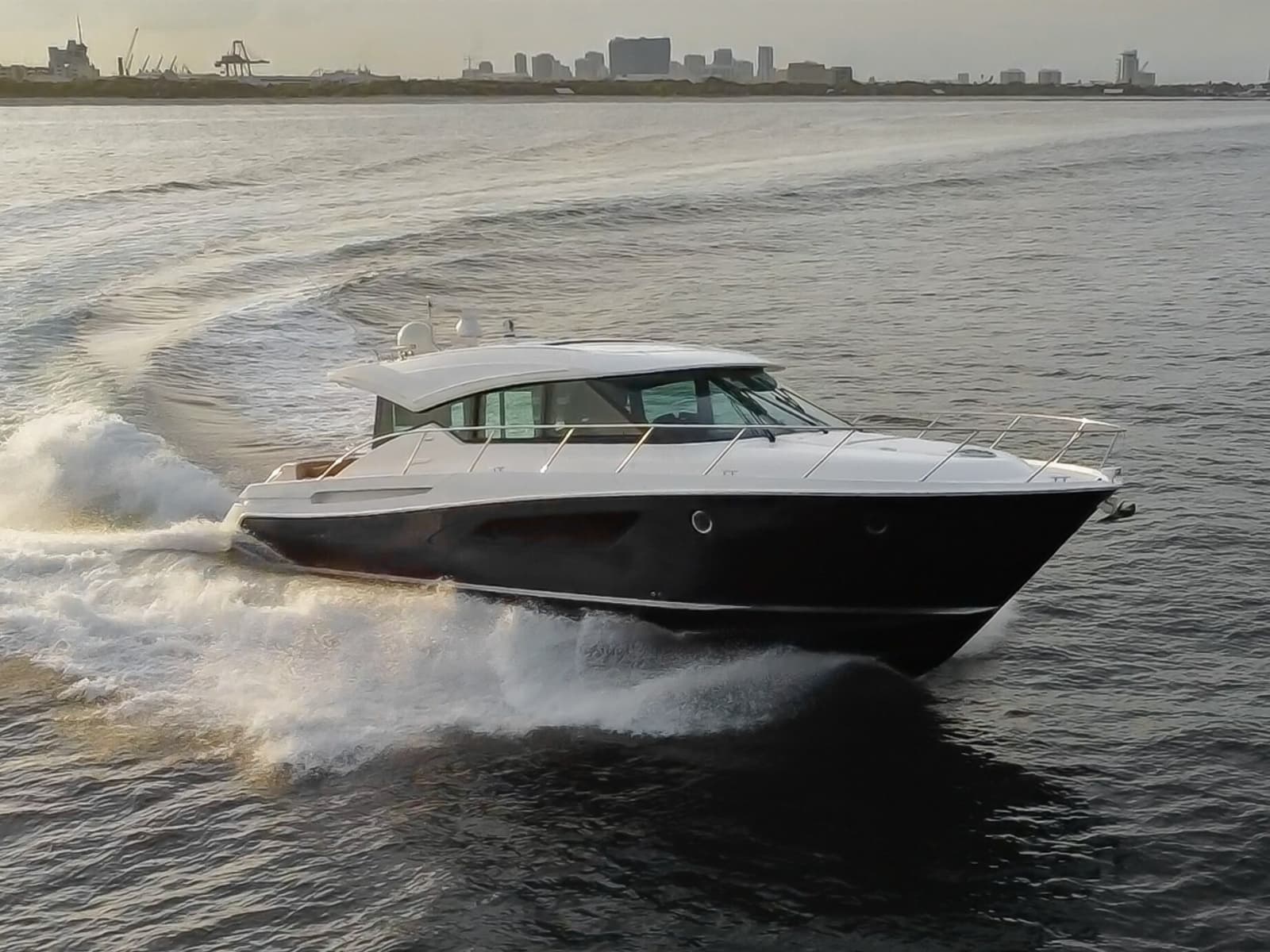 2017 Tiara Yachts C53 Coupe - Photo 36