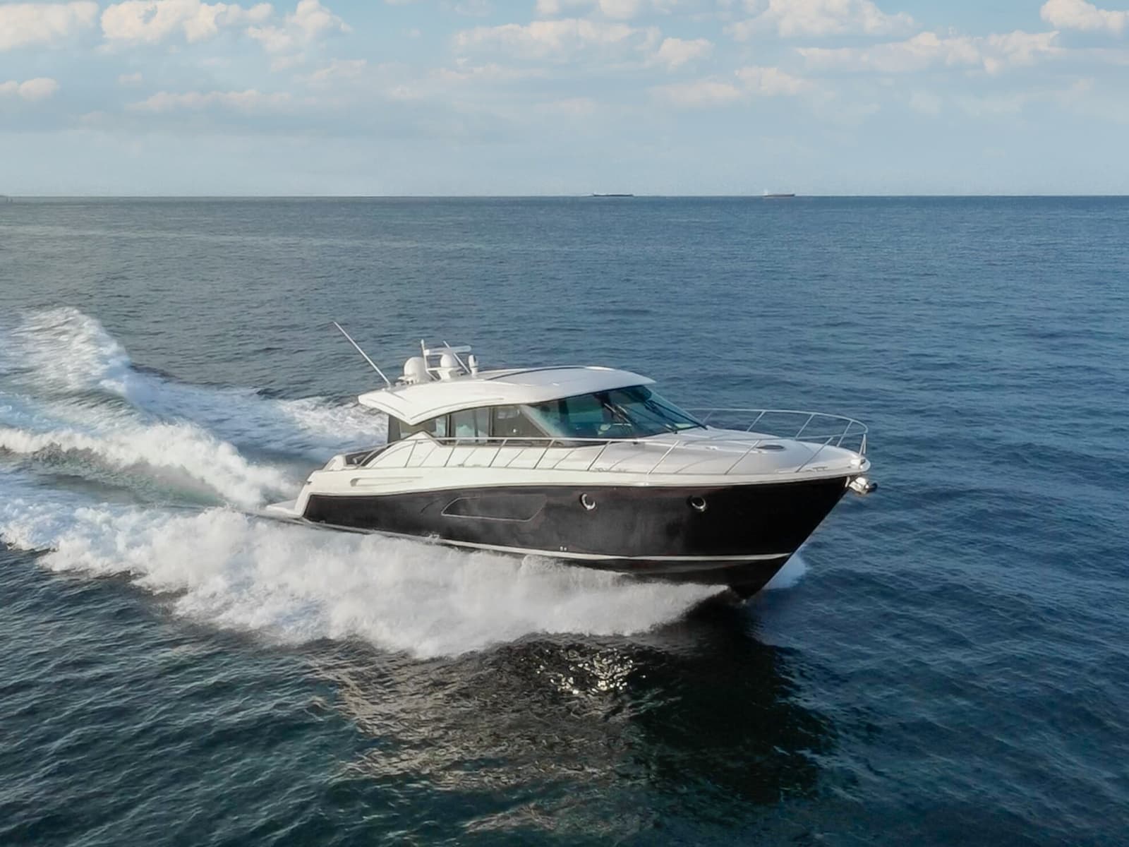 2017 Tiara Yachts C53 Coupe - Photo 35