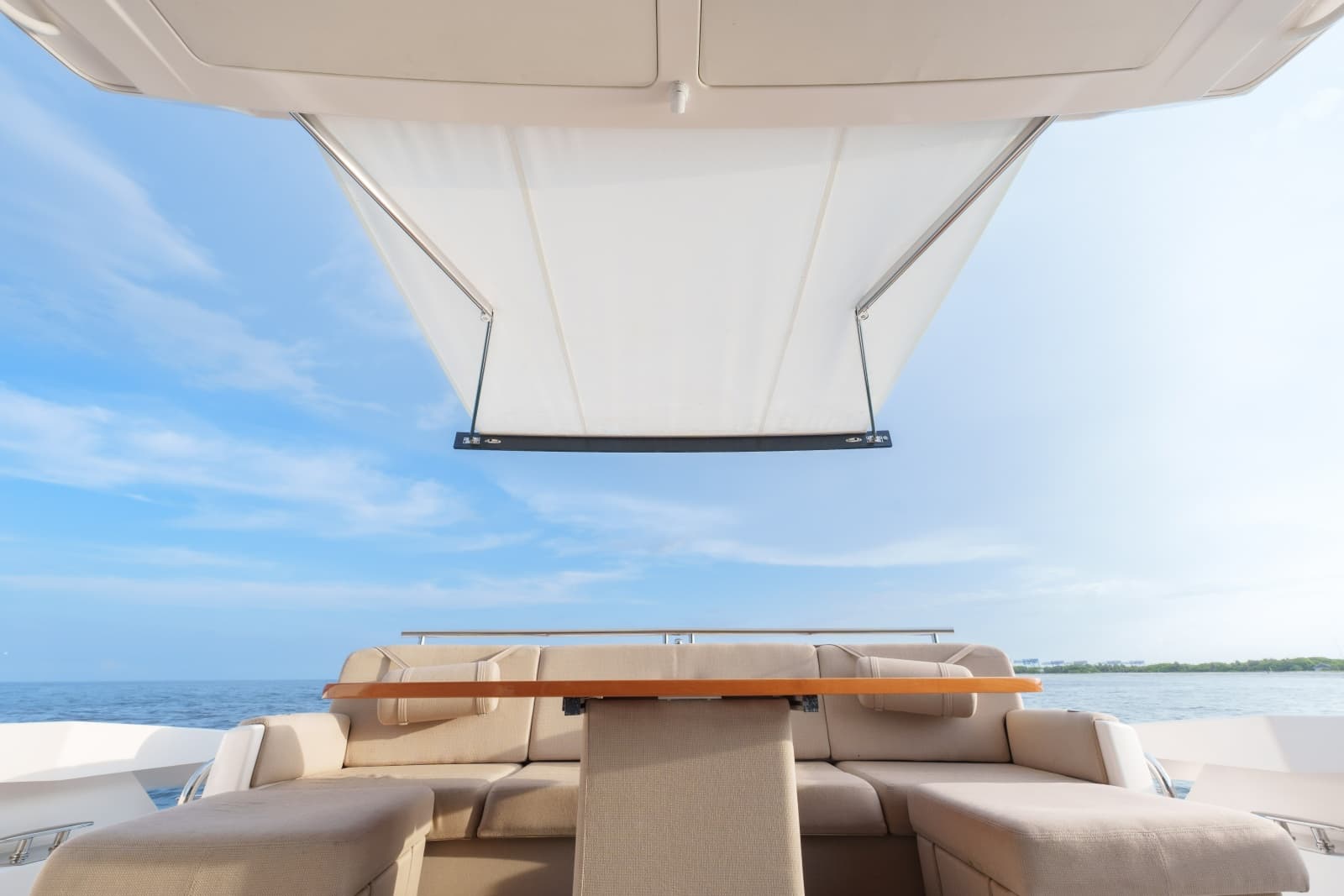 2017 Tiara Yachts C53 Coupe - Photo 5