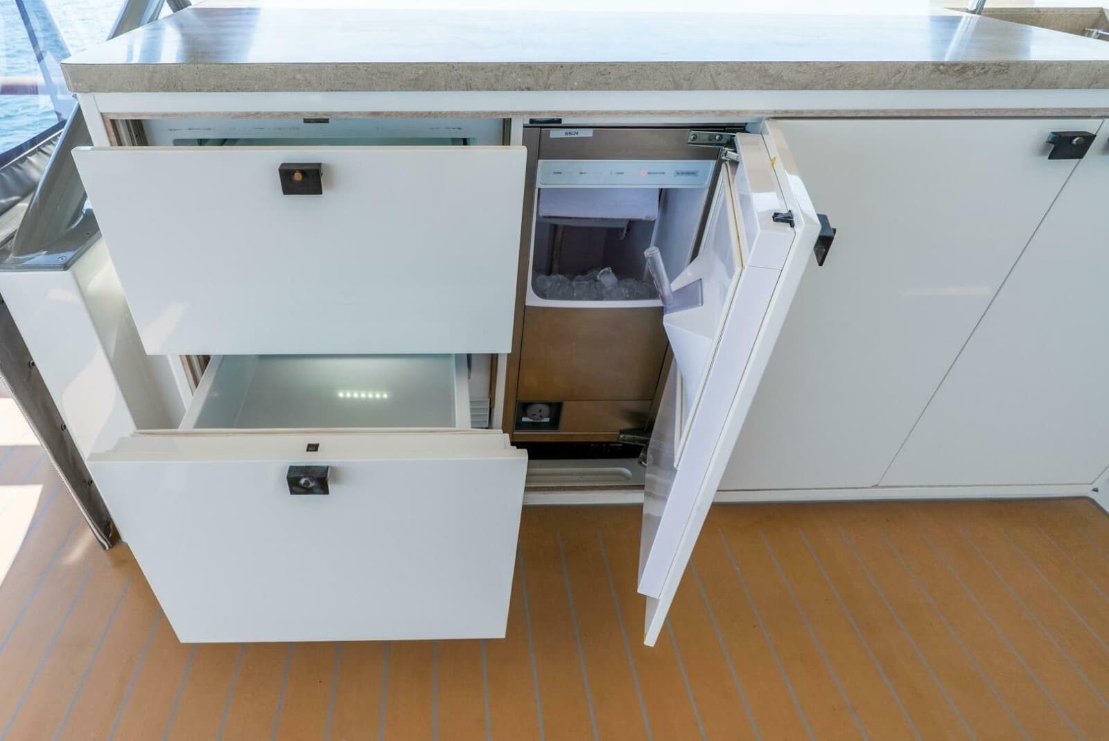 2019 Van der Valk LeVen 90 - Photo 23