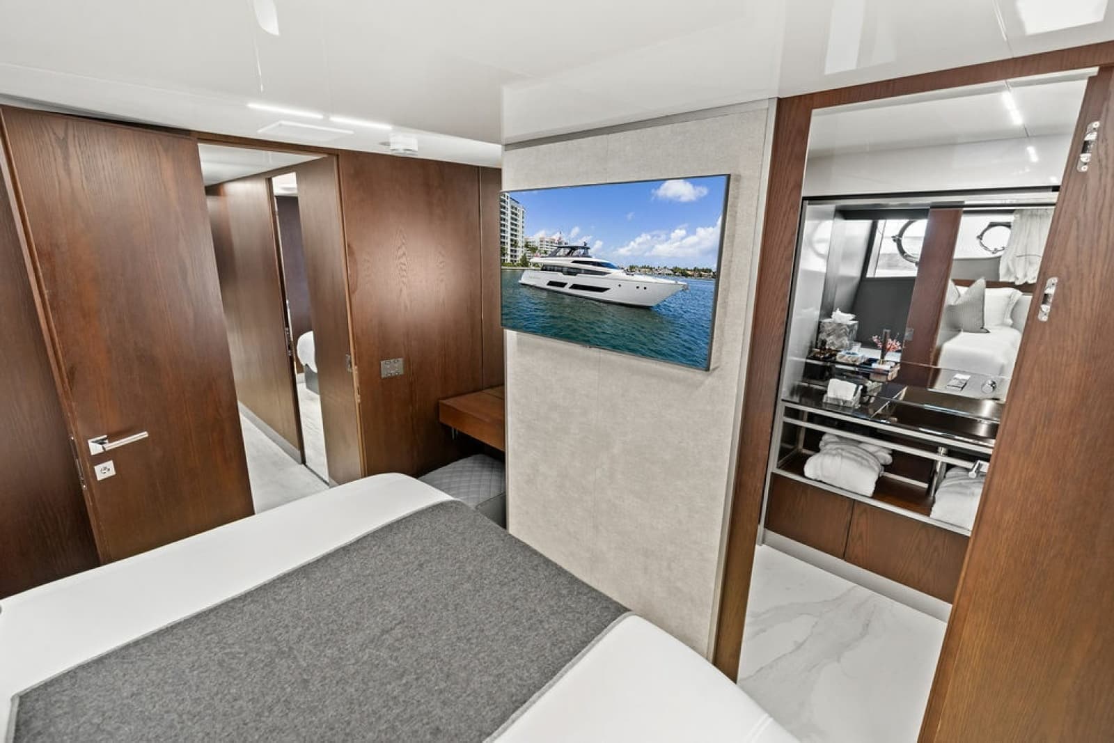 2018 Ferretti Yachts 850 Motoryacht - Photo 74