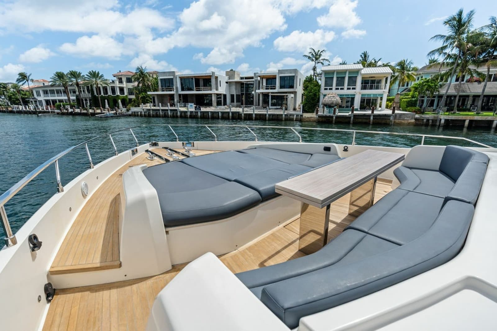 2018 Ferretti Yachts 850 Motoryacht - Photo 18