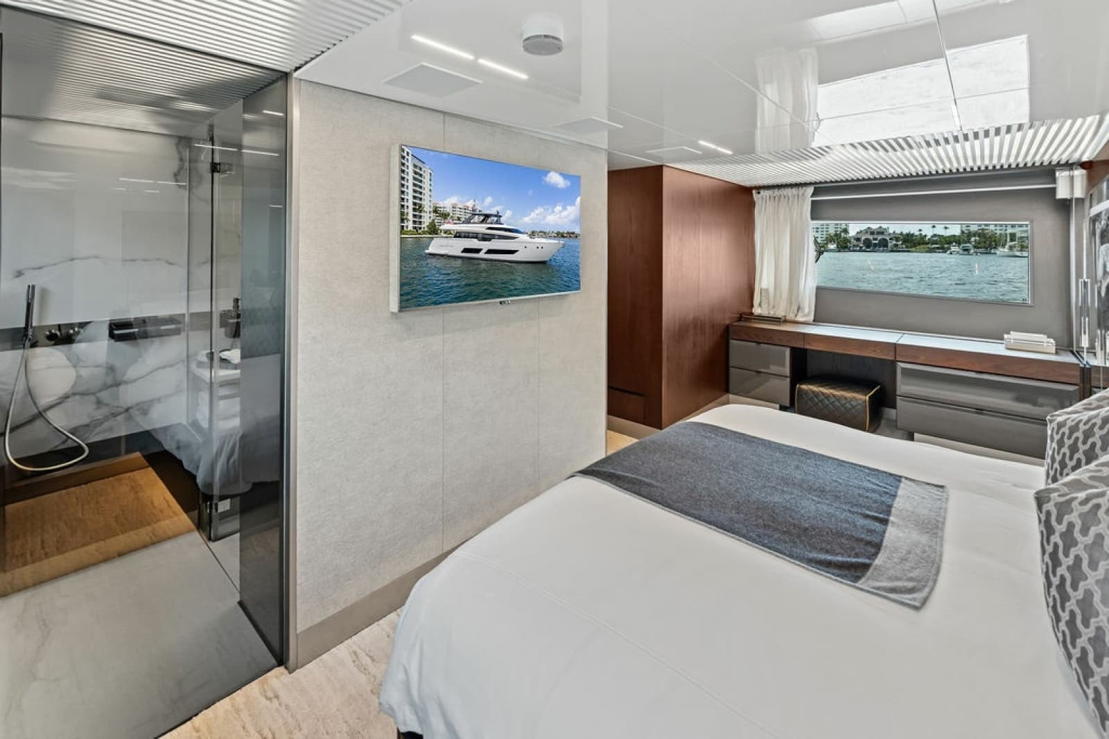 2018 Ferretti Yachts 850 Motoryacht - Photo 59