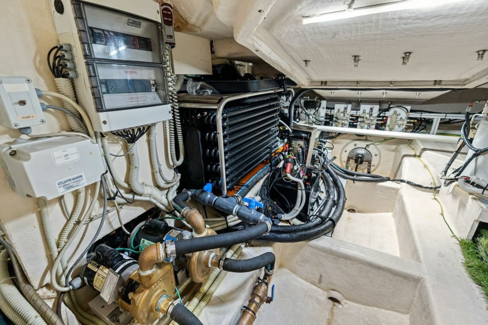 2018 Ferretti Yachts 850 Motoryacht - Photo 88