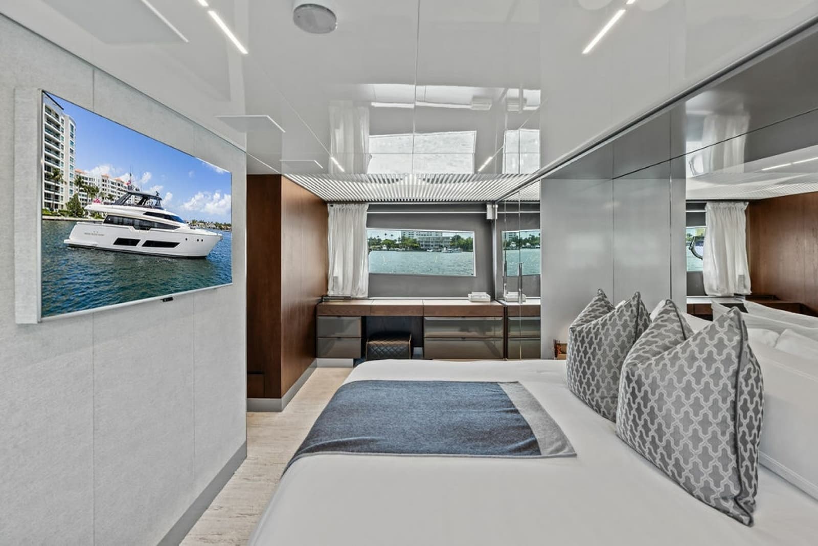 2018 Ferretti Yachts 850 Motoryacht - Photo 54