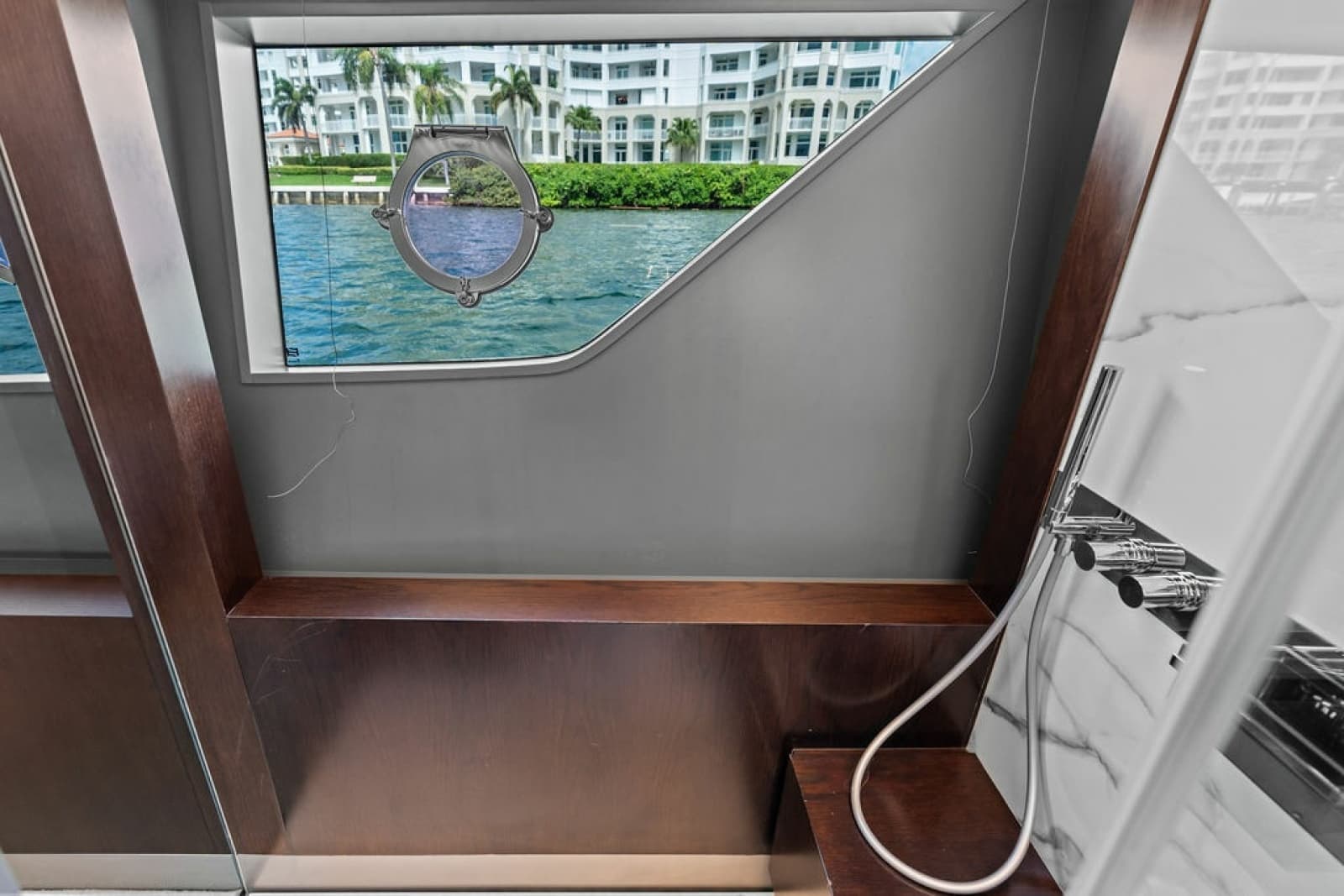 2018 Ferretti Yachts 850 Motoryacht - Photo 57