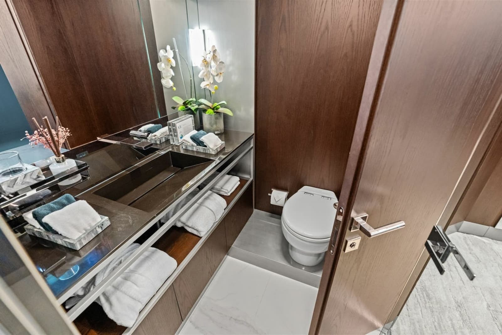 2018 Ferretti Yachts 850 Motoryacht - Photo 73
