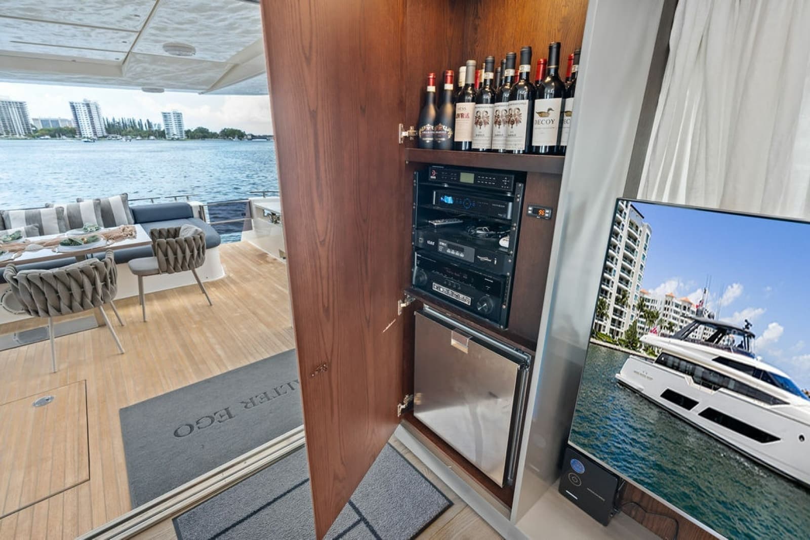 2018 Ferretti Yachts 850 Motoryacht - Photo 37