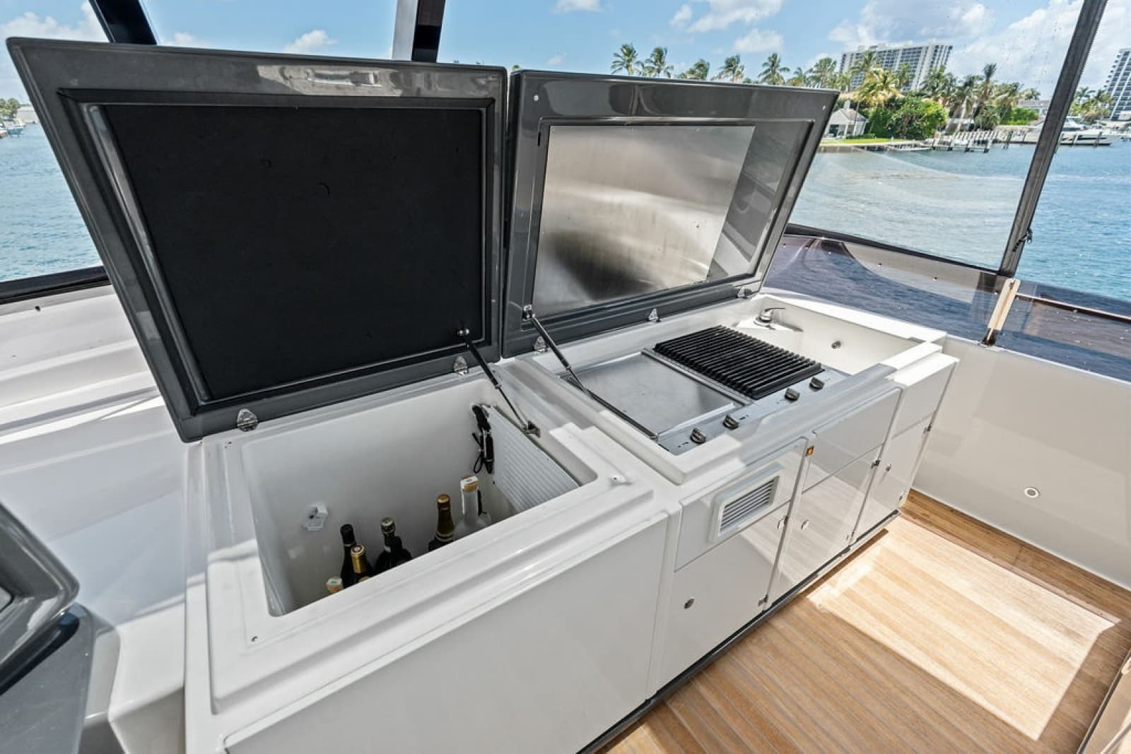 2018 Ferretti Yachts 850 Motoryacht - Photo 27