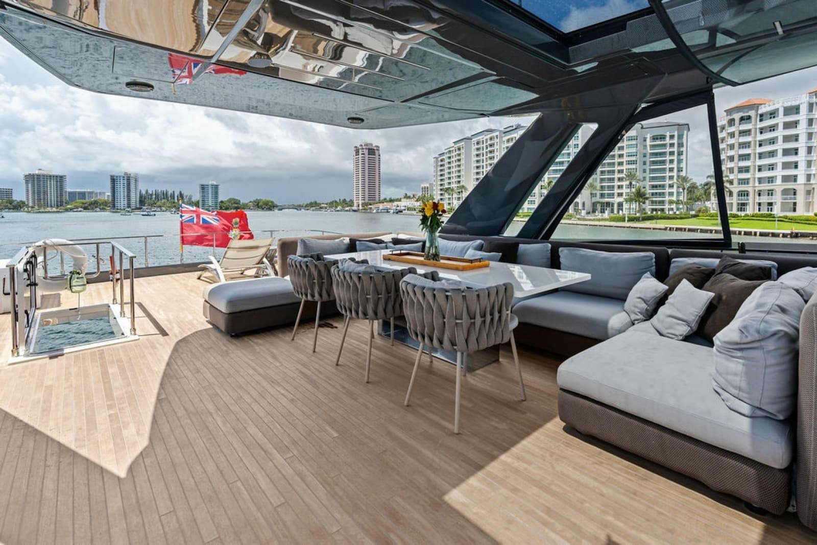 2018 Ferretti Yachts 850 Motoryacht - Photo 24