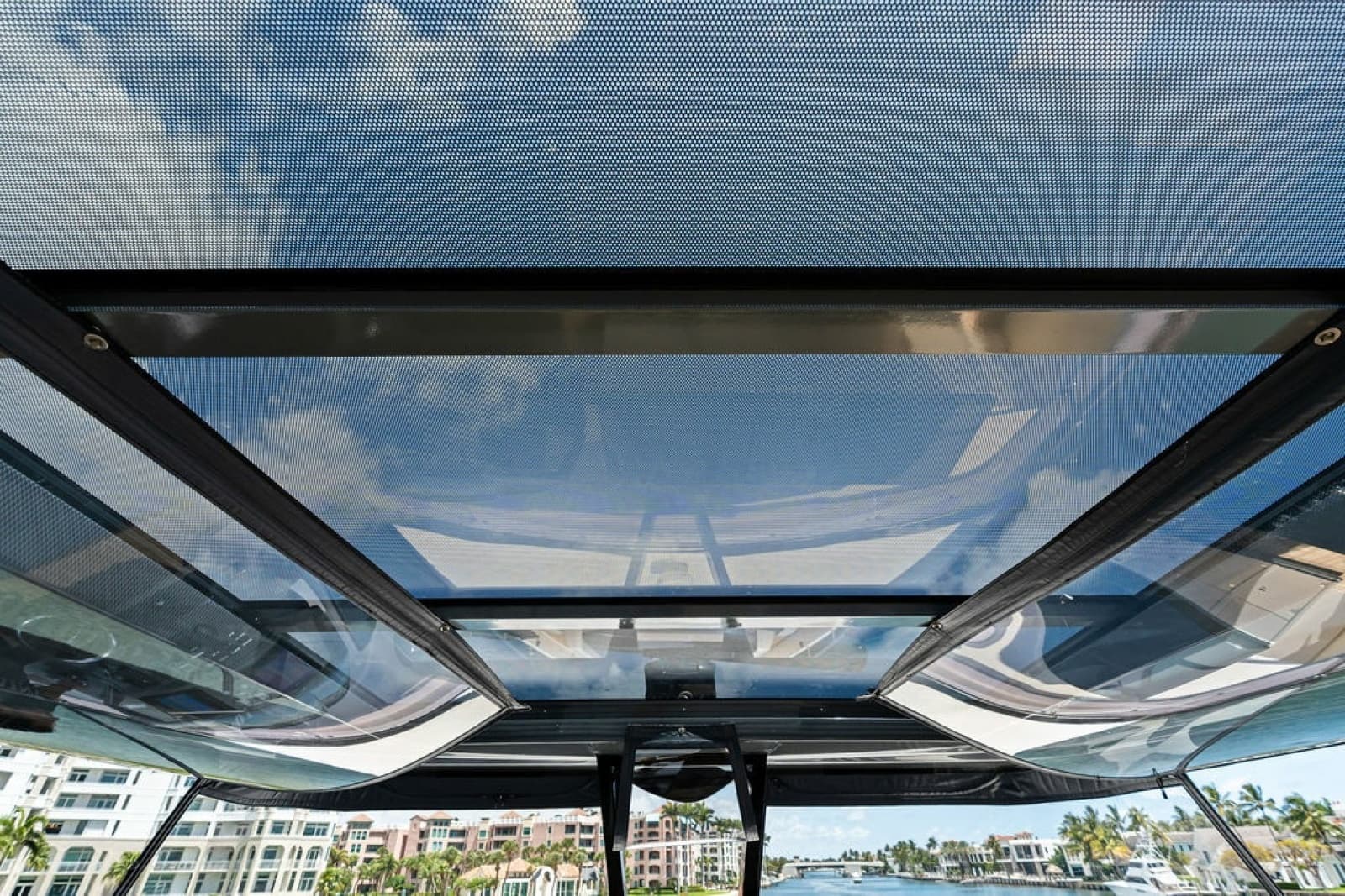 2018 Ferretti Yachts 850 Motoryacht - Photo 31