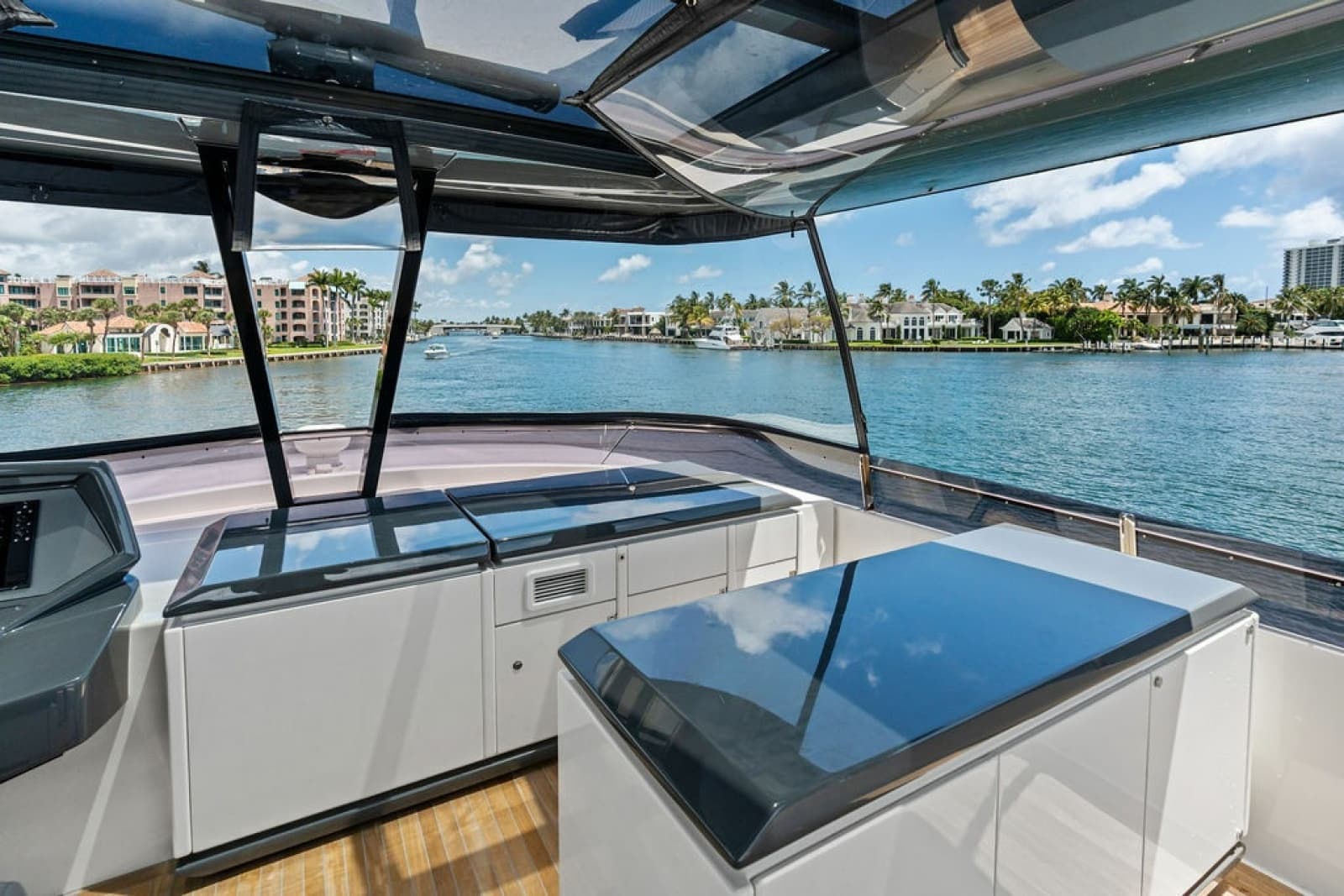 2018 Ferretti Yachts 850 Motoryacht - Photo 25
