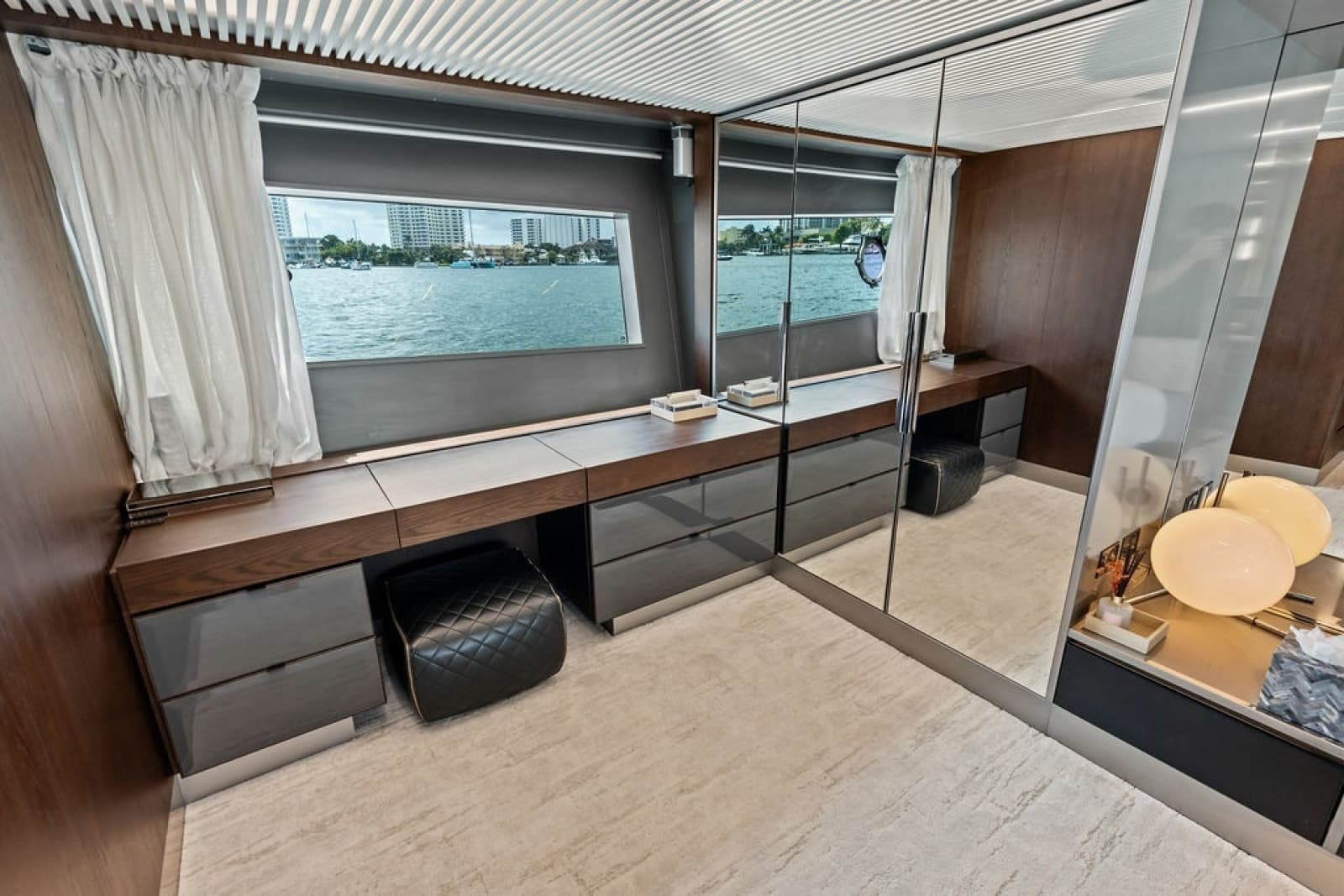 2018 Ferretti Yachts 850 Motoryacht - Photo 55