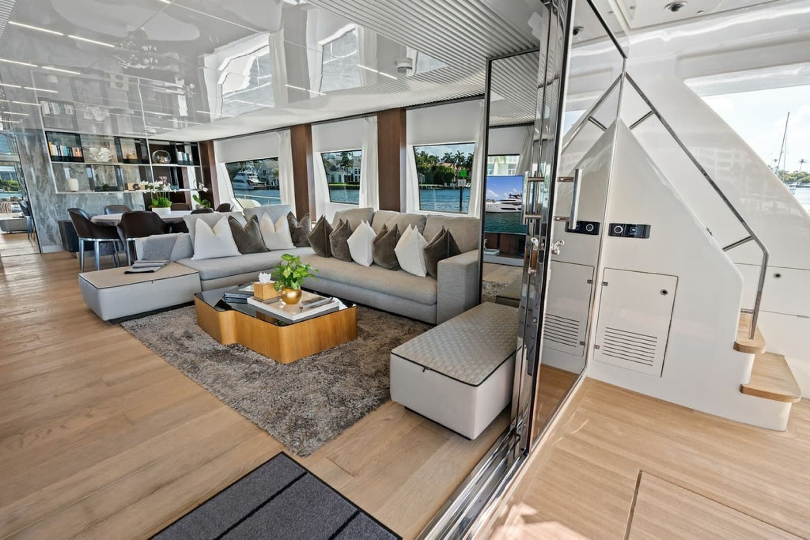 2018 Ferretti Yachts 850 Motoryacht - Photo 36