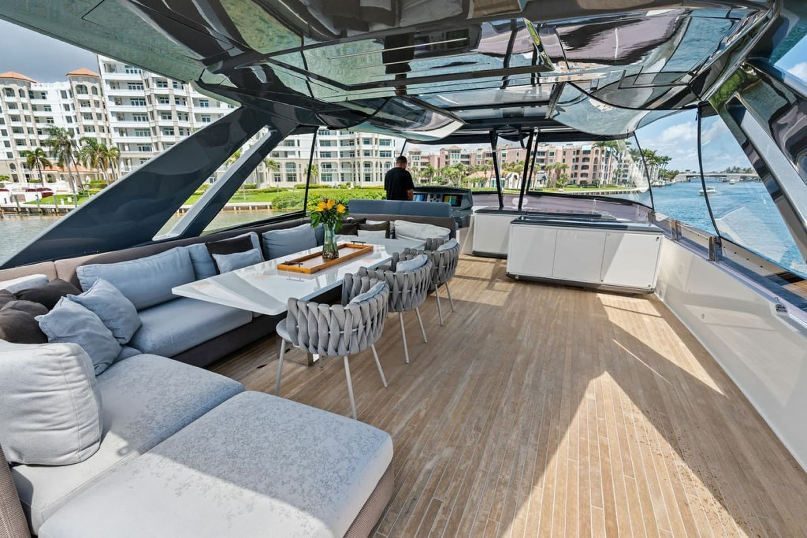 2018 Ferretti Yachts 850 Motoryacht - Photo 22