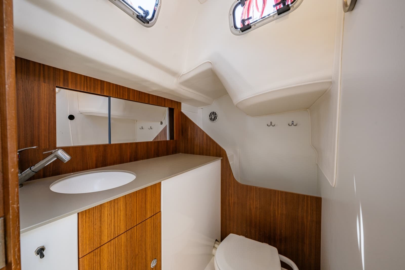 2018 J Boats J/97E - Photo 13