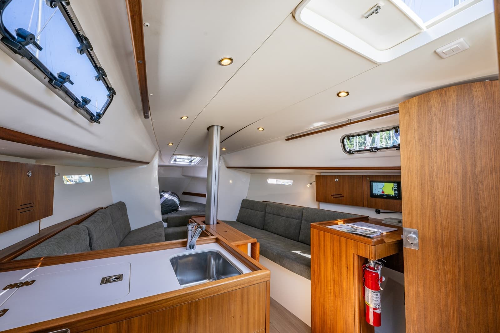 2018 J Boats J/97E - Photo 16