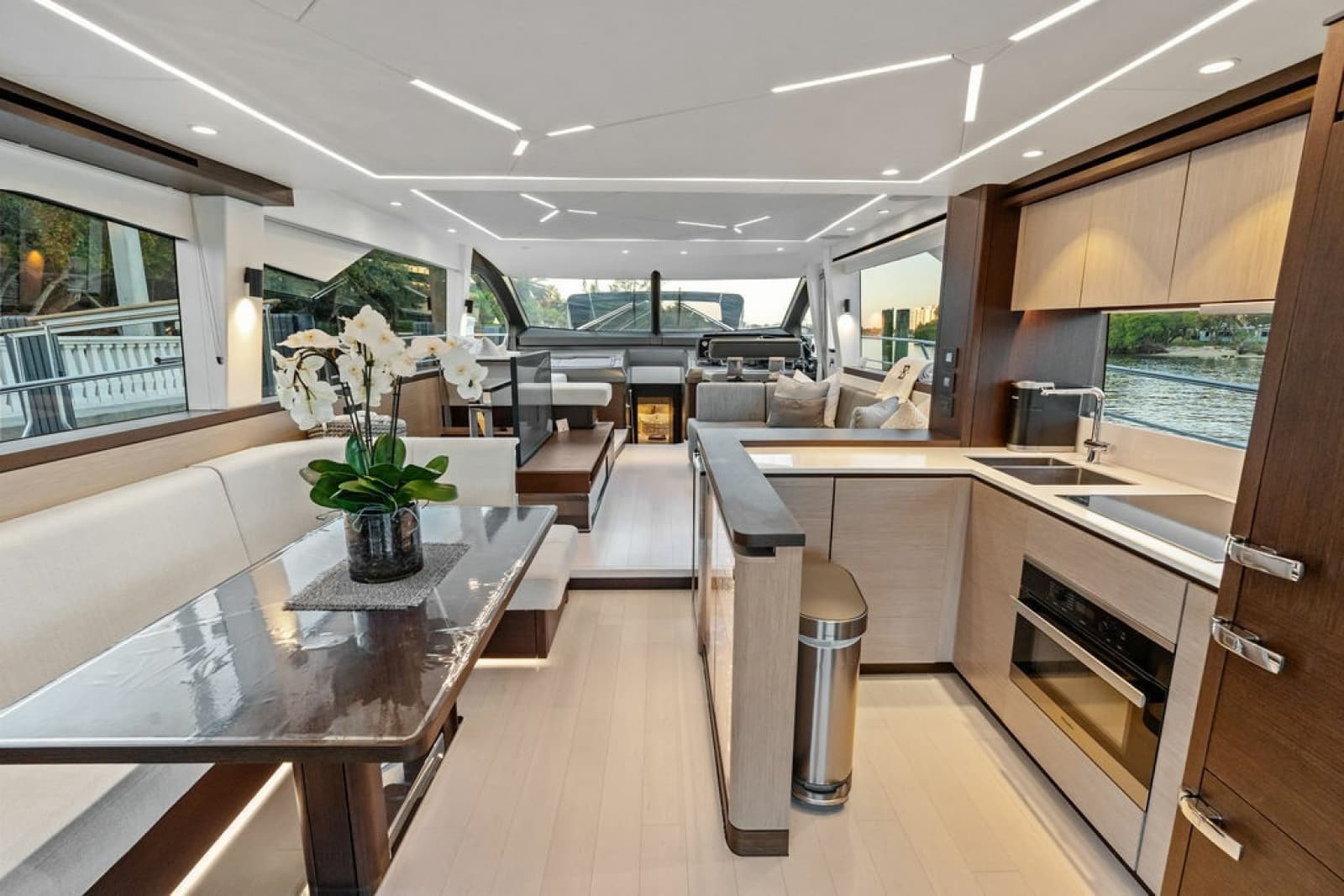 2021 Sunseeker Manhattan 68 - Photo 30