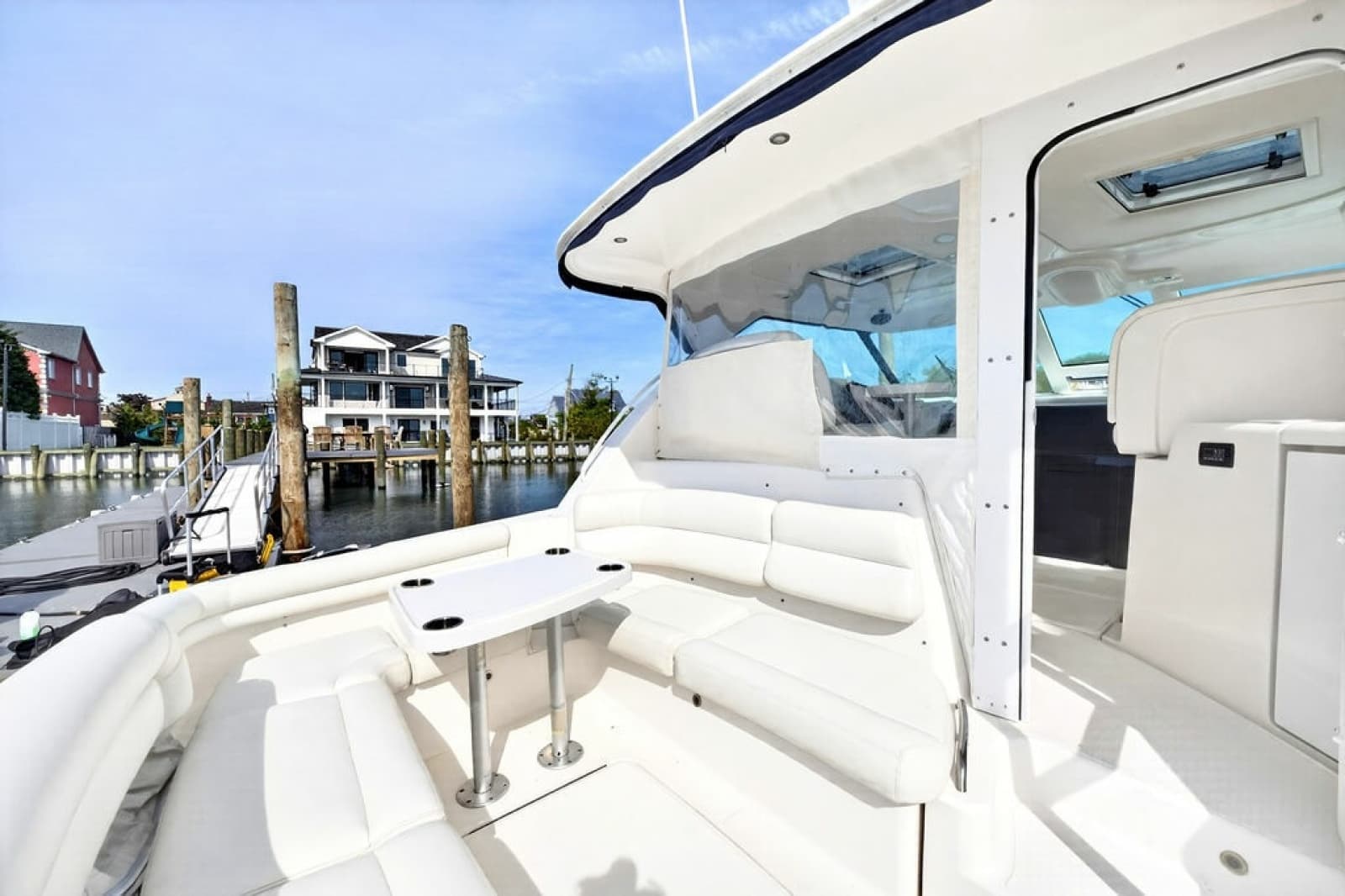 2006 Tiara Yachts 4300 Sovran - Photo 9