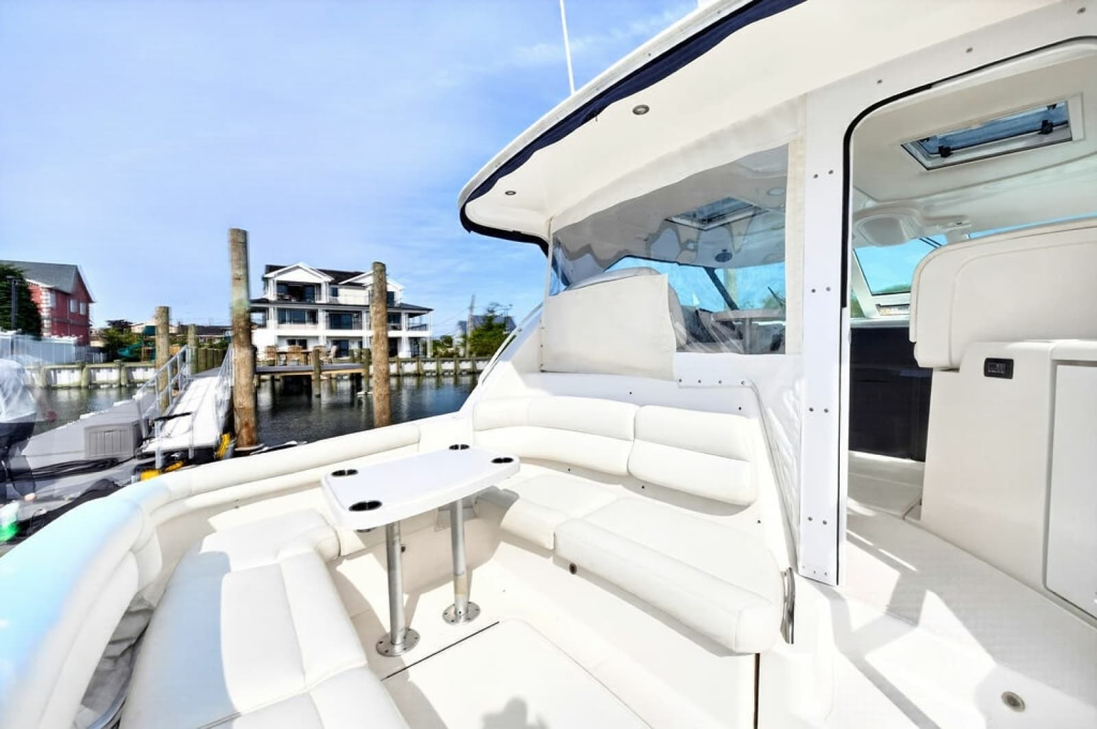 2006 Tiara Yachts 4300 Sovran - Photo 10