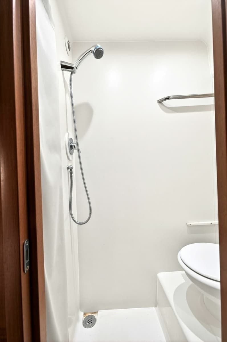 2006 Tiara Yachts 4300 Sovran - Photo 28