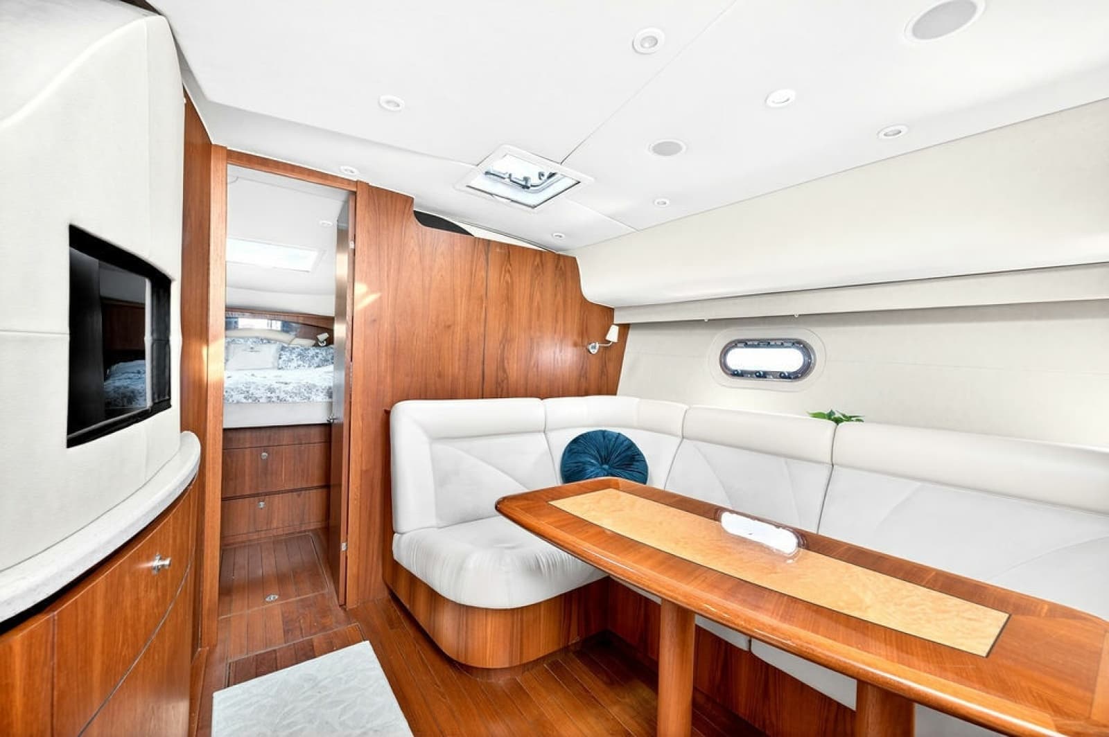 2006 Tiara Yachts 4300 Sovran - Photo 19