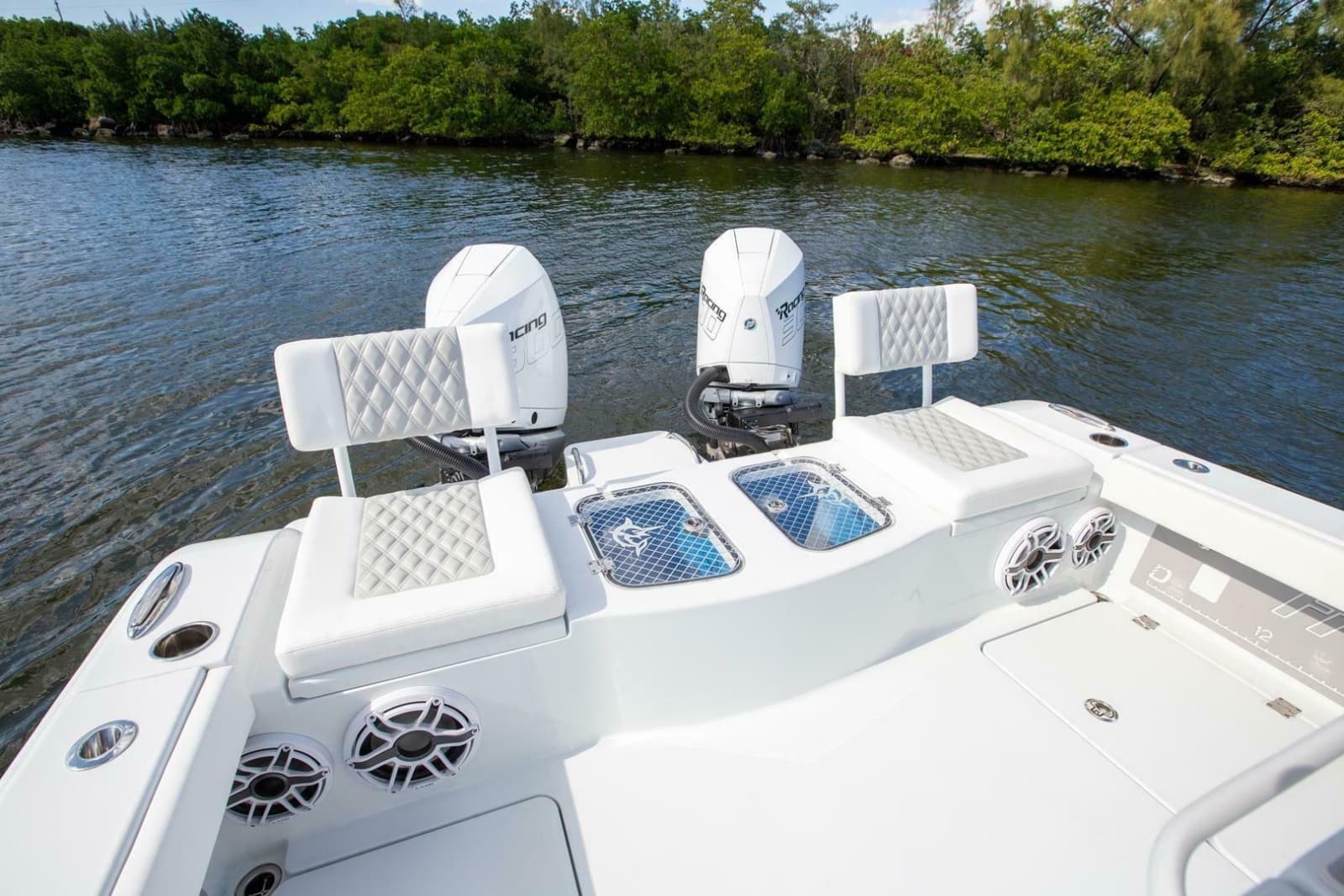 2023 Freeman 28 Bay Hybrid - Photo 15