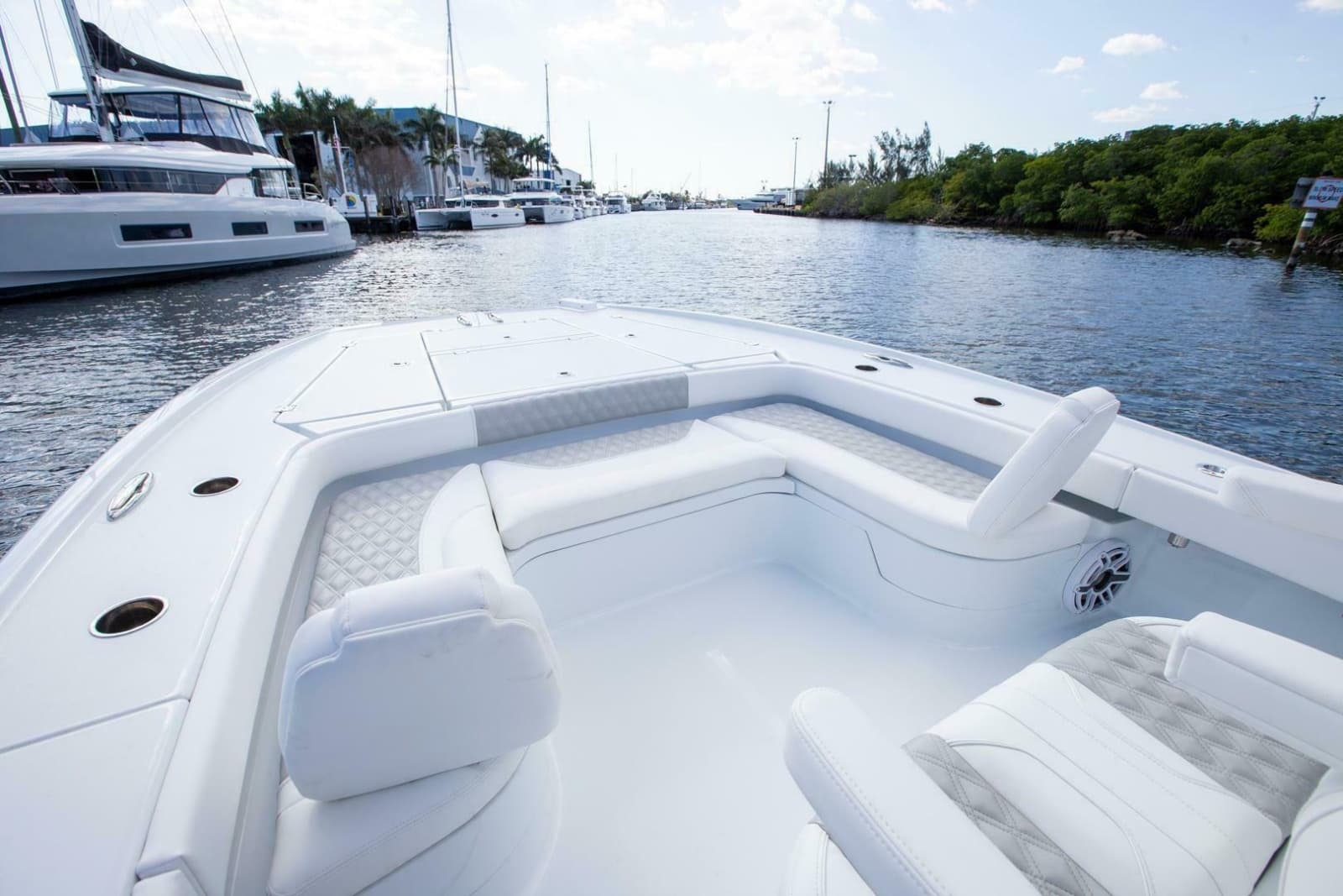 2023 Freeman 28 Bay Hybrid - Photo 16