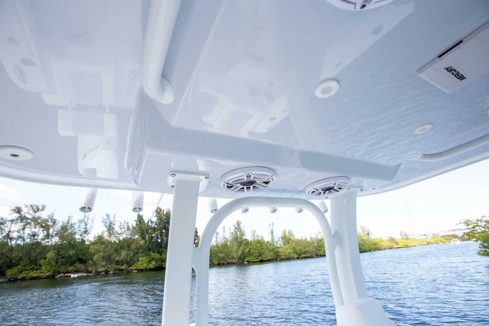 2023 Freeman 28 Bay Hybrid - Photo 26