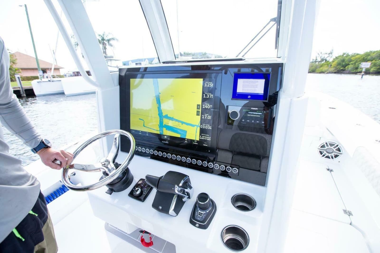 2023 Freeman 28 Bay Hybrid - Photo 24