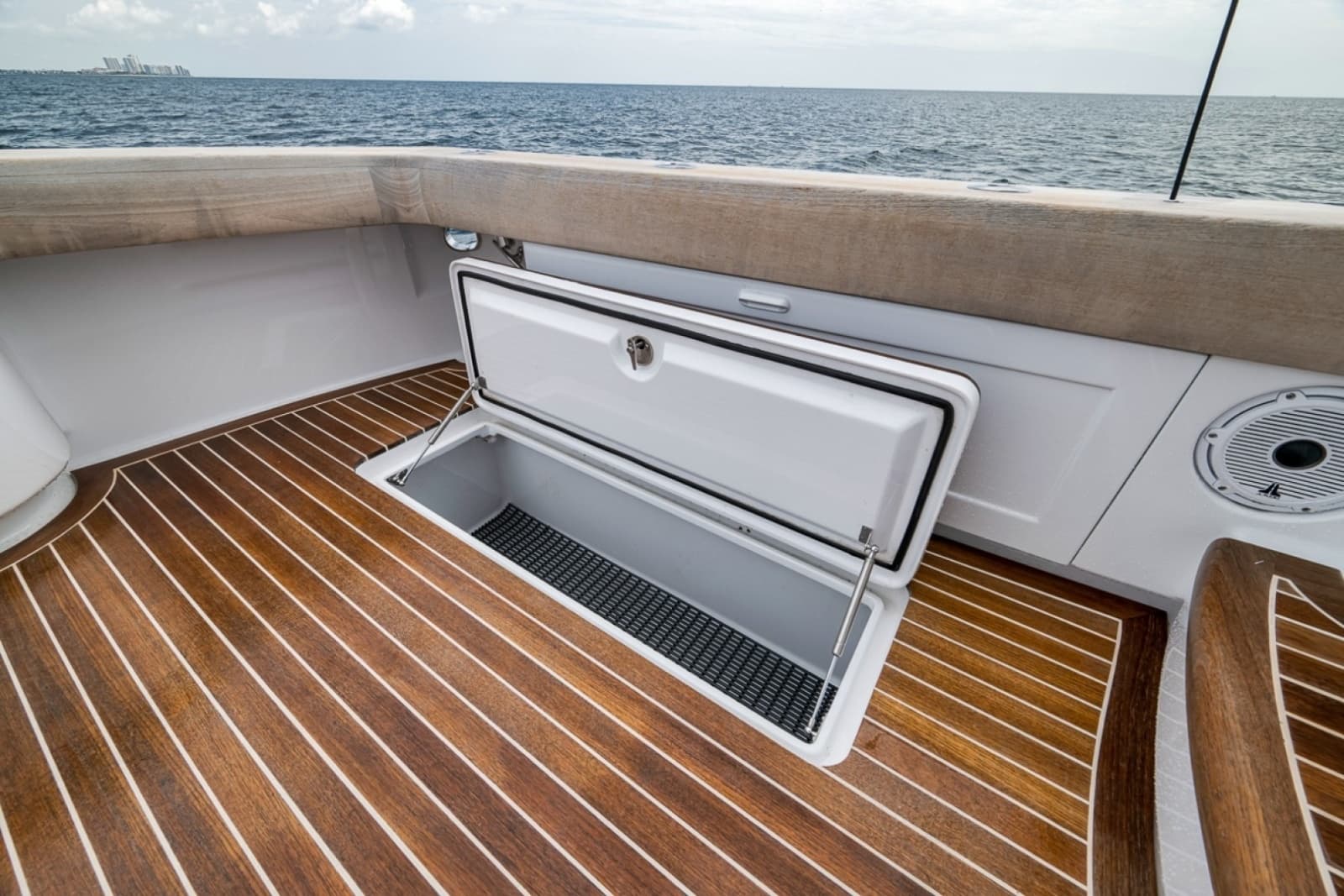 2024 Custom Carolina 40 Express - Photo 61
