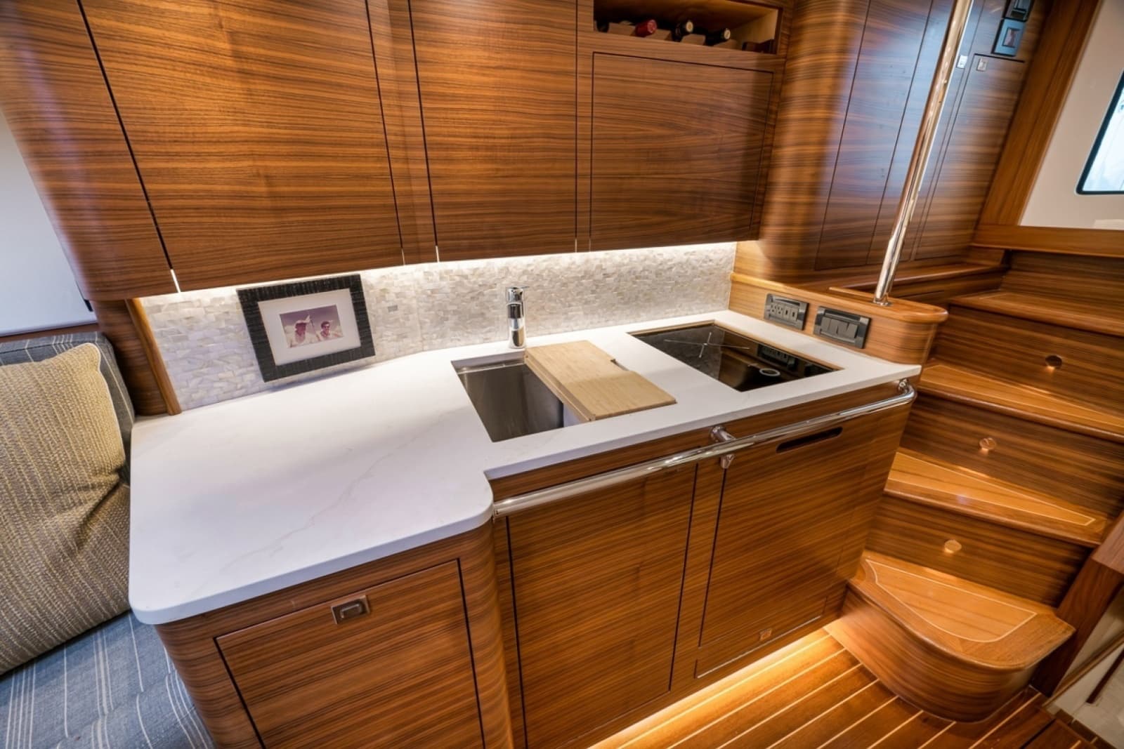 2024 Custom Carolina 40 Express - Photo 36
