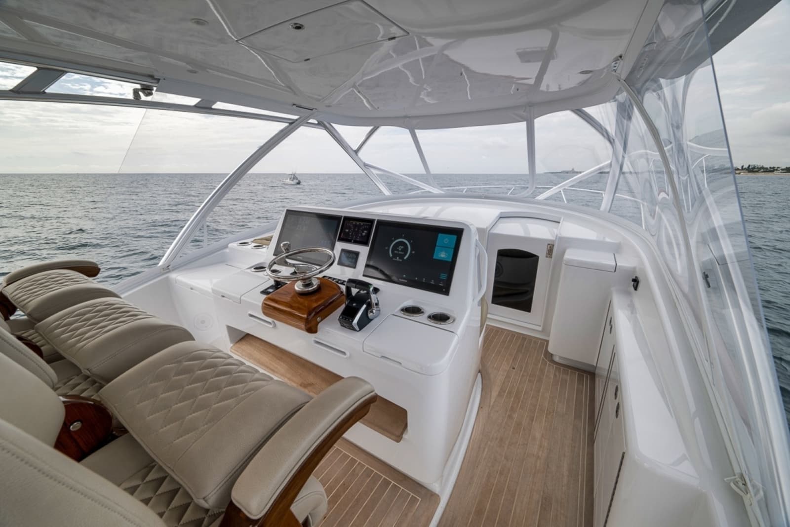 2024 Custom Carolina 40 Express - Photo 28
