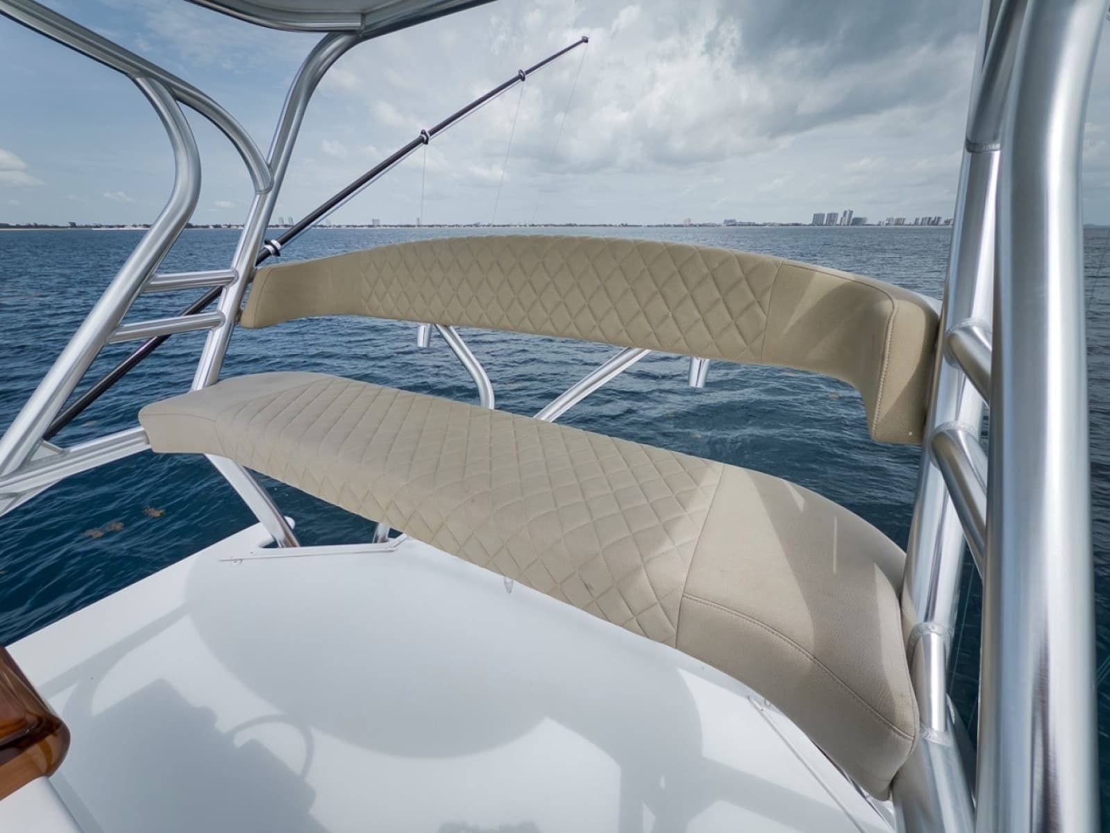 2024 Custom Carolina 40 Express - Photo 20