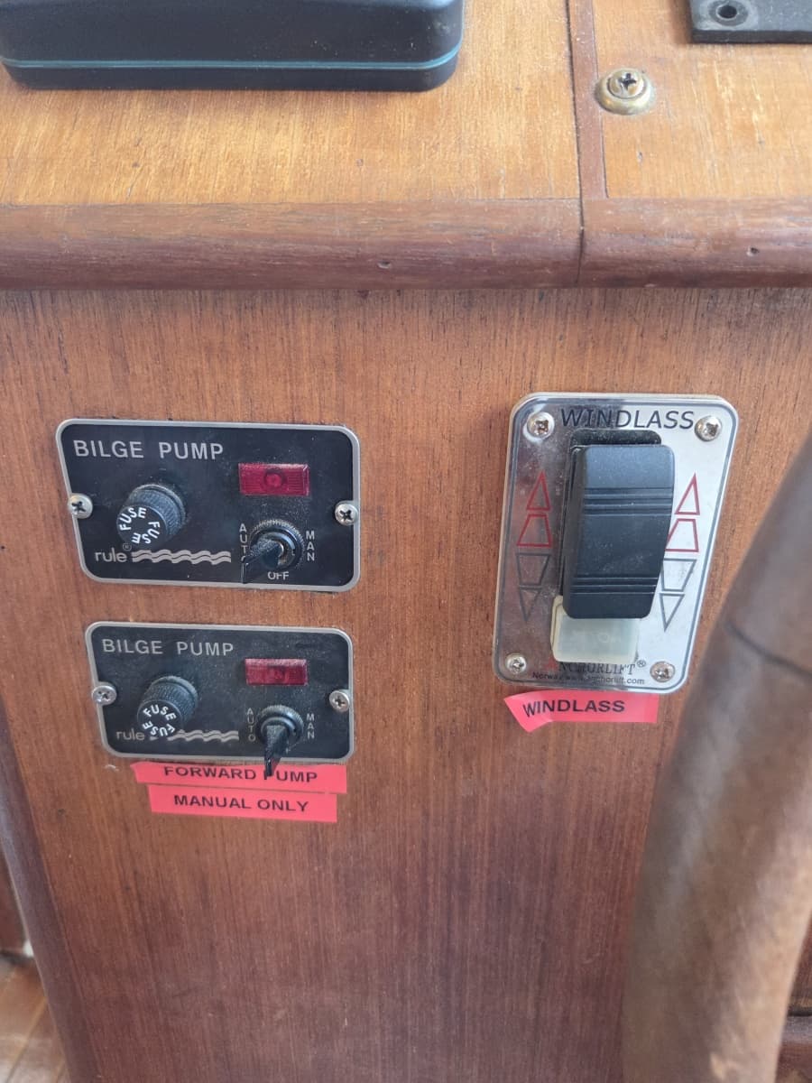 1982 C & L Sea Ranger Sundeck 39 - Photo 42